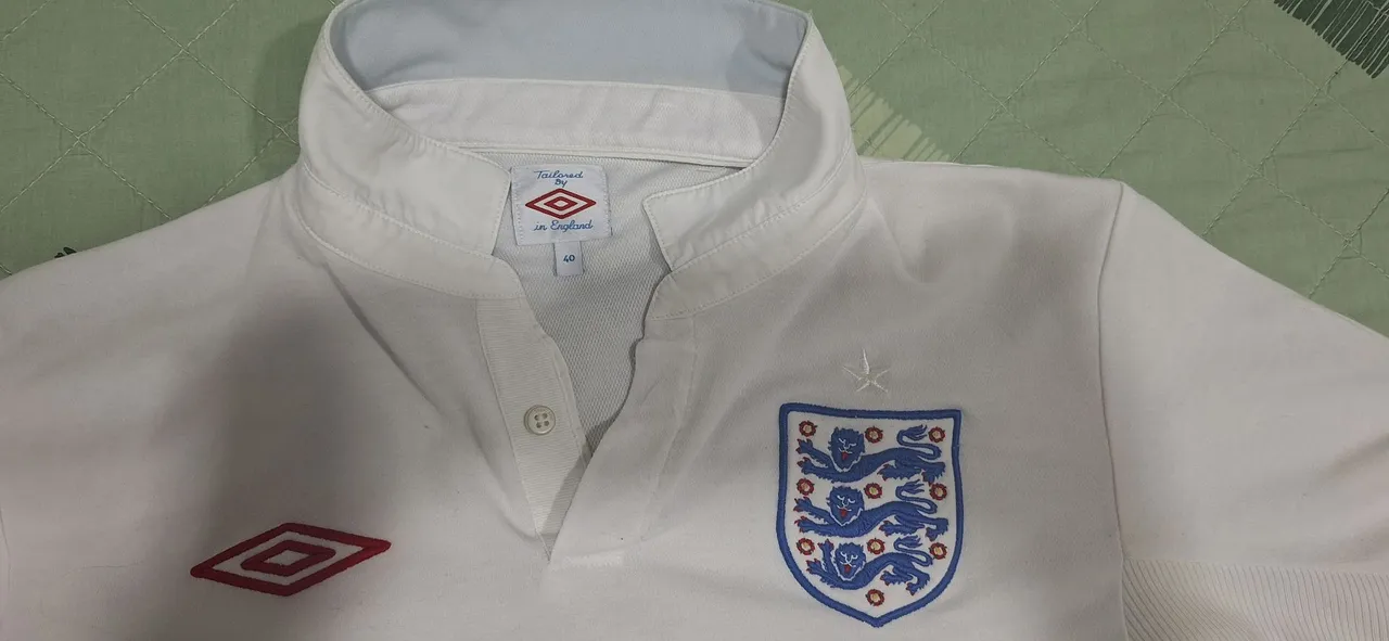 Camisa de Futebol Inglaterra Umbro - Tamanho M