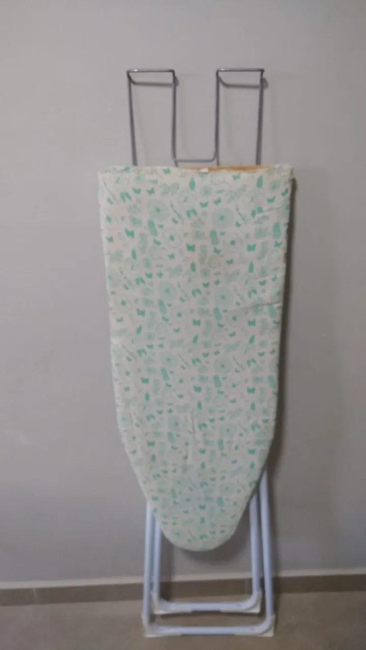 Tábua de Passar Roupa com suporte