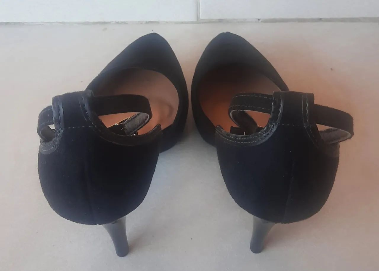 Salto Agulha Preto Elegante - Tamanho 36 - Foto 2