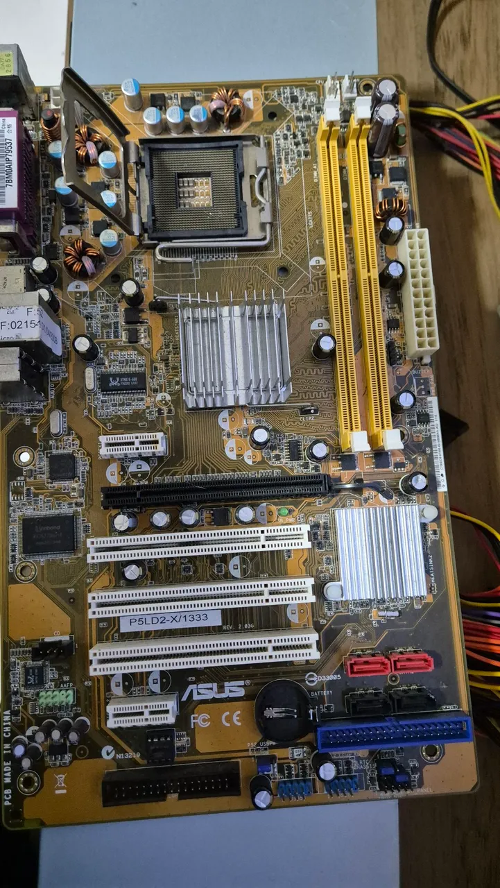 Placa-Mãe ASUS P5LD2-X/1333