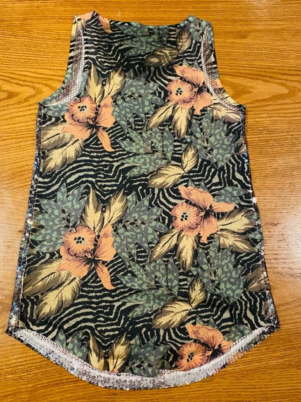 regata feminina floral da silence+noise