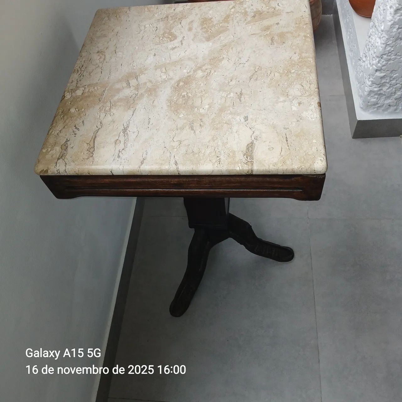 Mesa de madeira64842834867331123