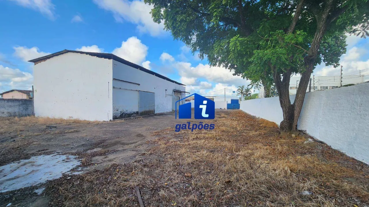 Galpão com 400 m² mais Grande Pátio à 200 metros da BR 101 em Igarassu/PE