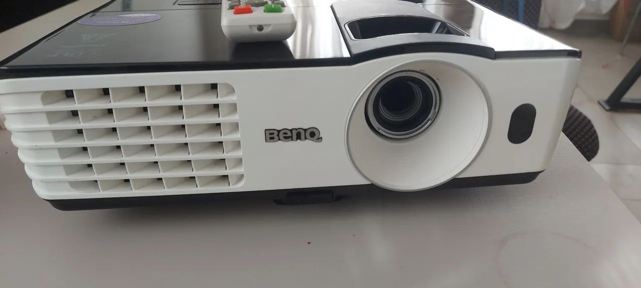 Estou liquidando, Projetor benq hdmi rca rgb sem detalhes - Foto 2