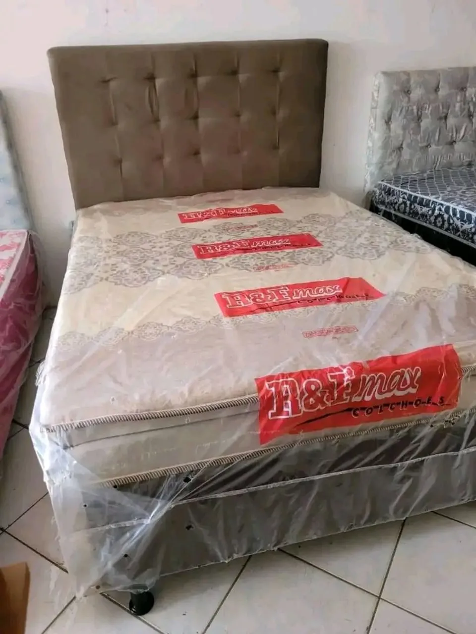 Cama Casal com PILLOW