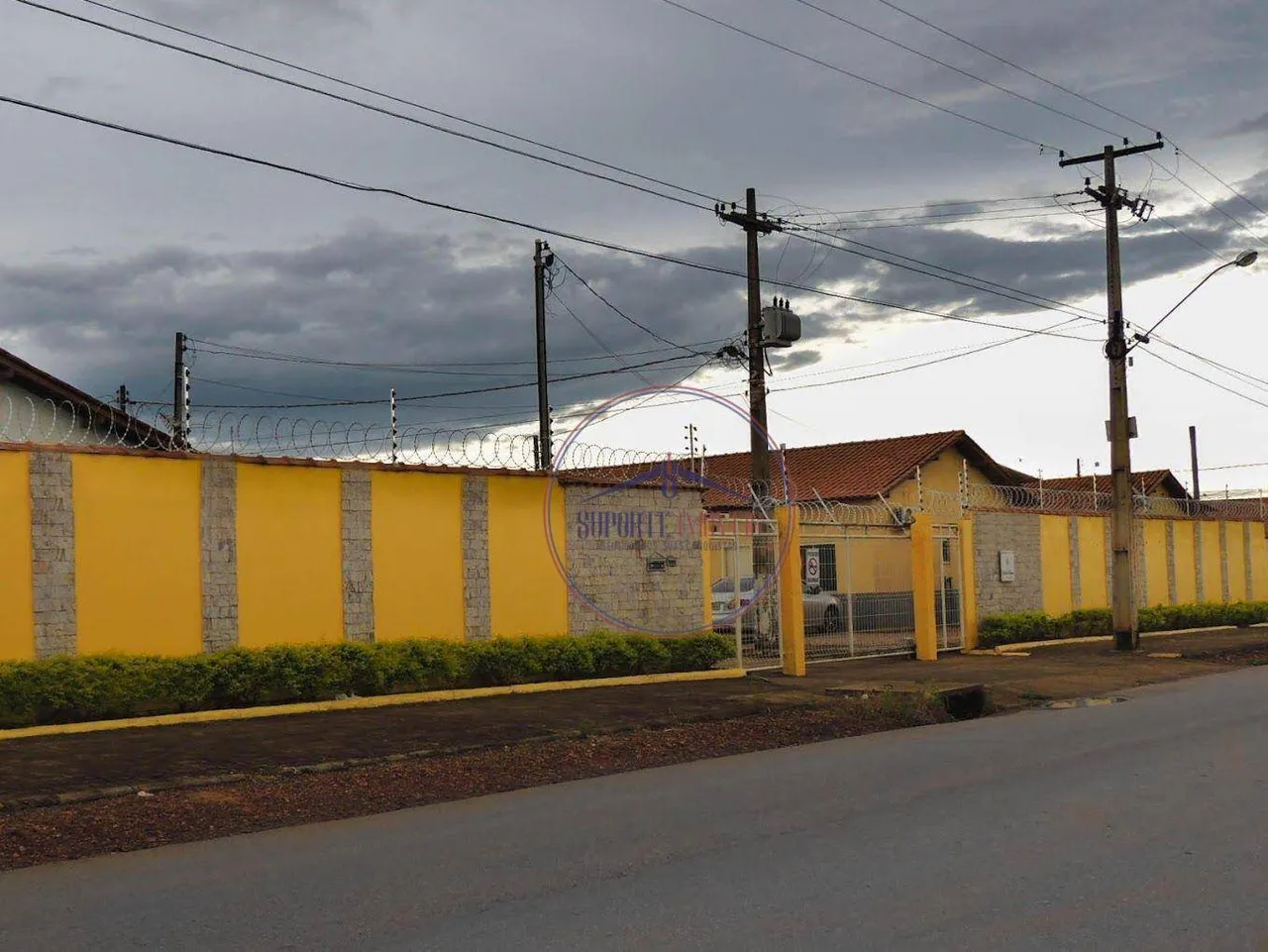 ALUGO - CASA 03 QUARTOS - CONDOMÍNIO VILA DAS ROSAS