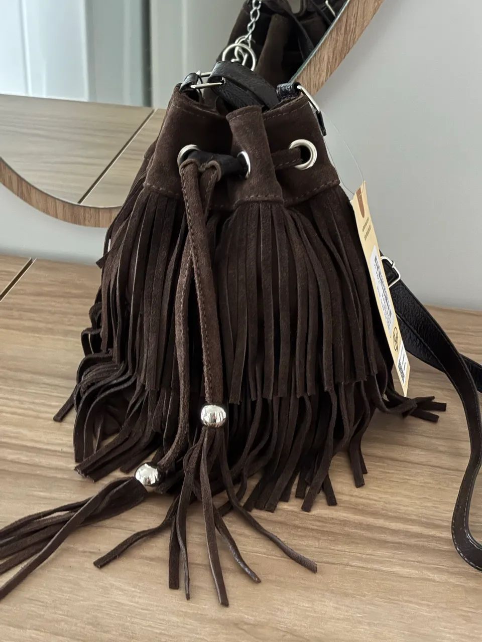 Bolsa saco em camurça com franjas - estilo boho, nova com etiqueta