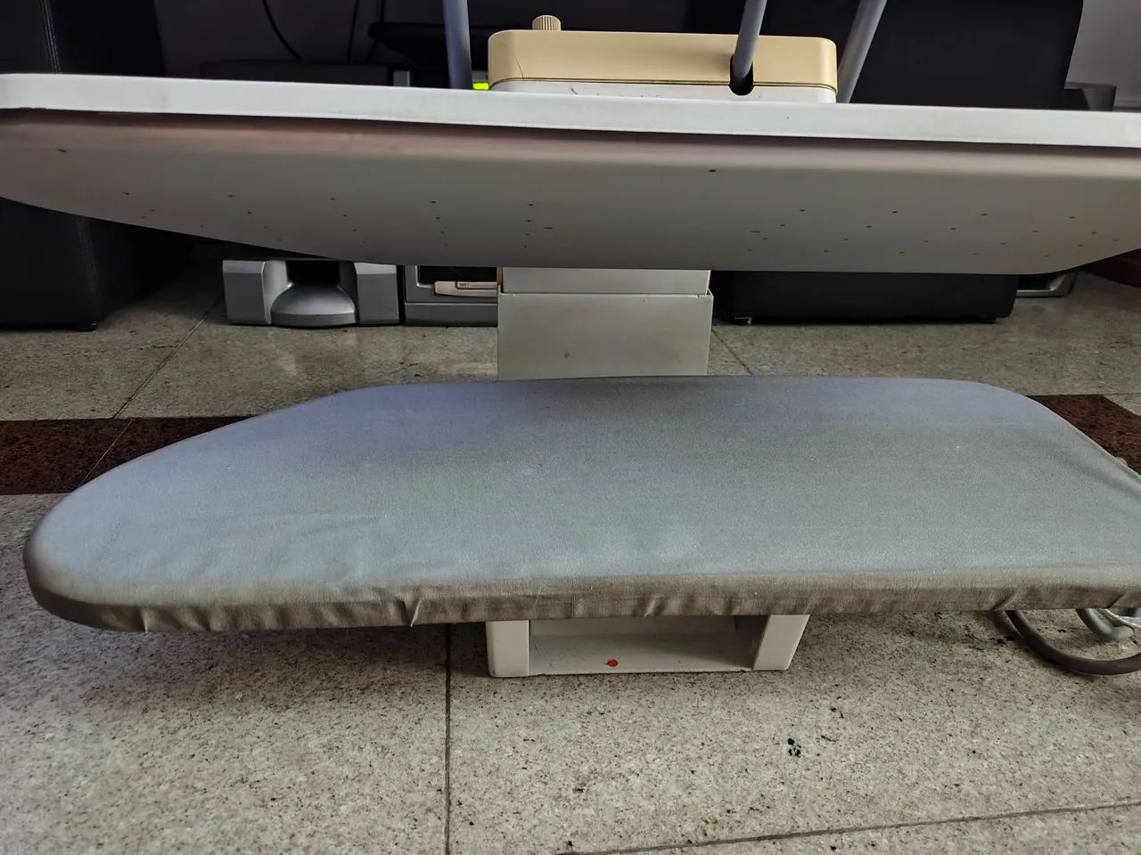 Prensa Passa Roupa a Vapor Singer - Foto 6