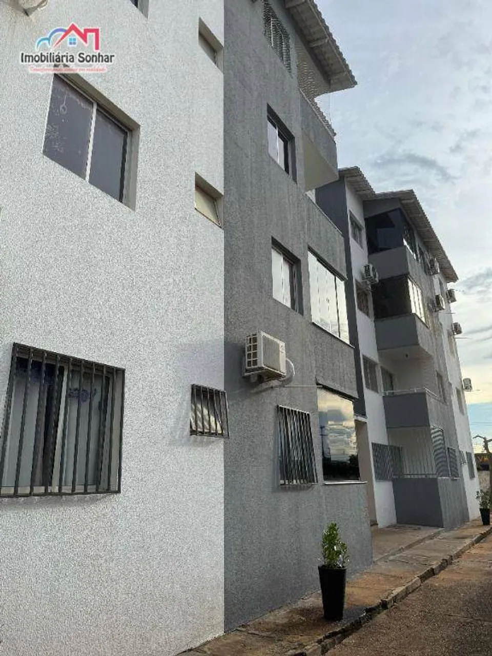 Apartamento com 3 dormitórios para alugar, 78 m² por R$ 2.900,00/mês - Plano Diretor Norte