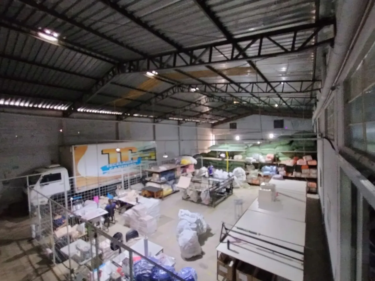 Imóvel para venda com 700 metros quadrados em Parque Oeste Industrial - Goiânia - GO
