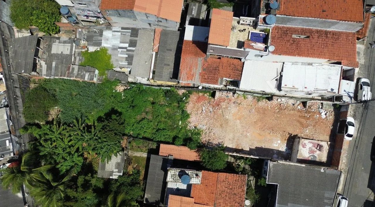 Terreno em Pernambués perto da praça 500m²