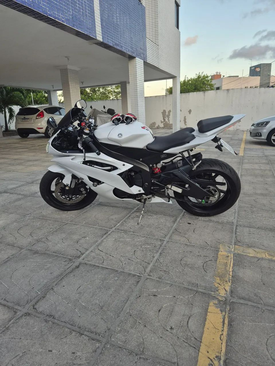 YAMAHA YZF - R6 - PARA VENDER LOGO - Foto 3
