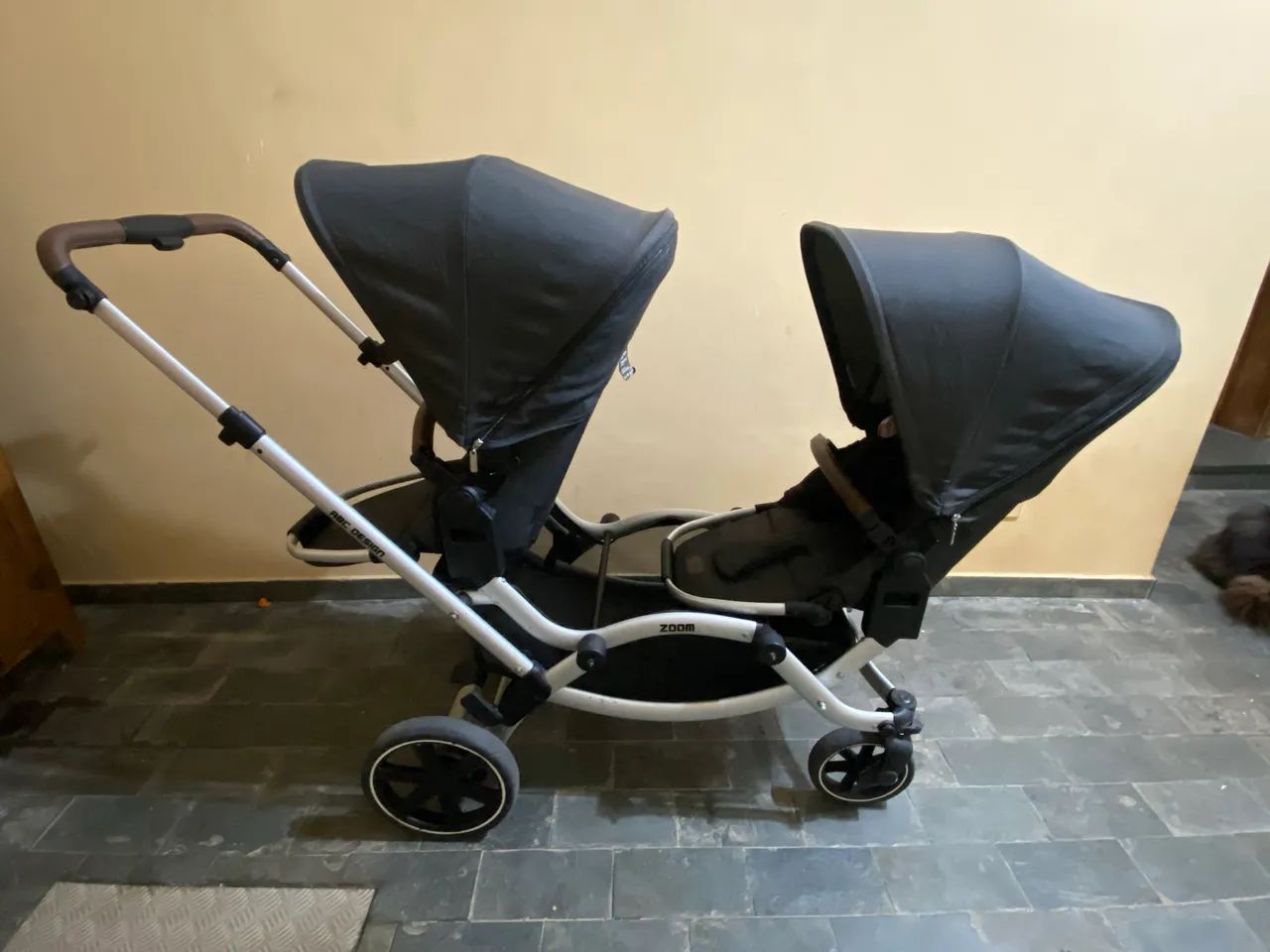 Compre pelo melhor preço! Carrinho de bebê gêmeos  - Foto 4
