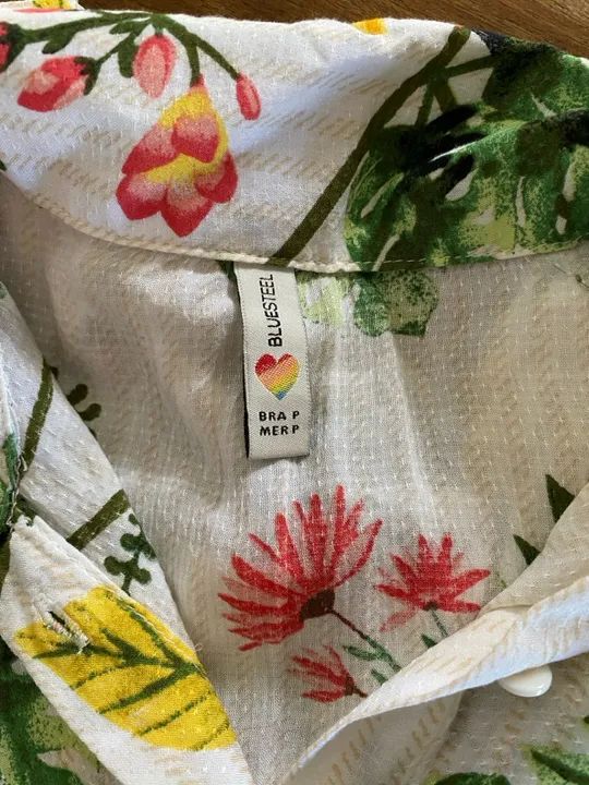 Vendo blusa floral tamanho P - Foto 3