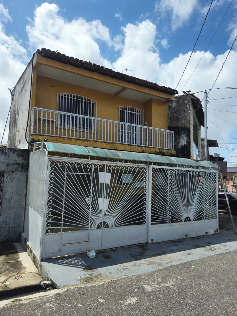 Casa para aluguel possui 400 metros quadrados com 4 quartos em Sacramenta - Belém - PA
