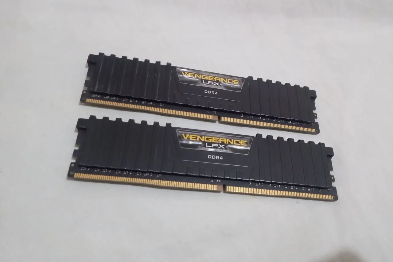 Ddr4 Corsair Vengeance Lpx 2x4 Memoria Corsair Vengeance LPX Preto