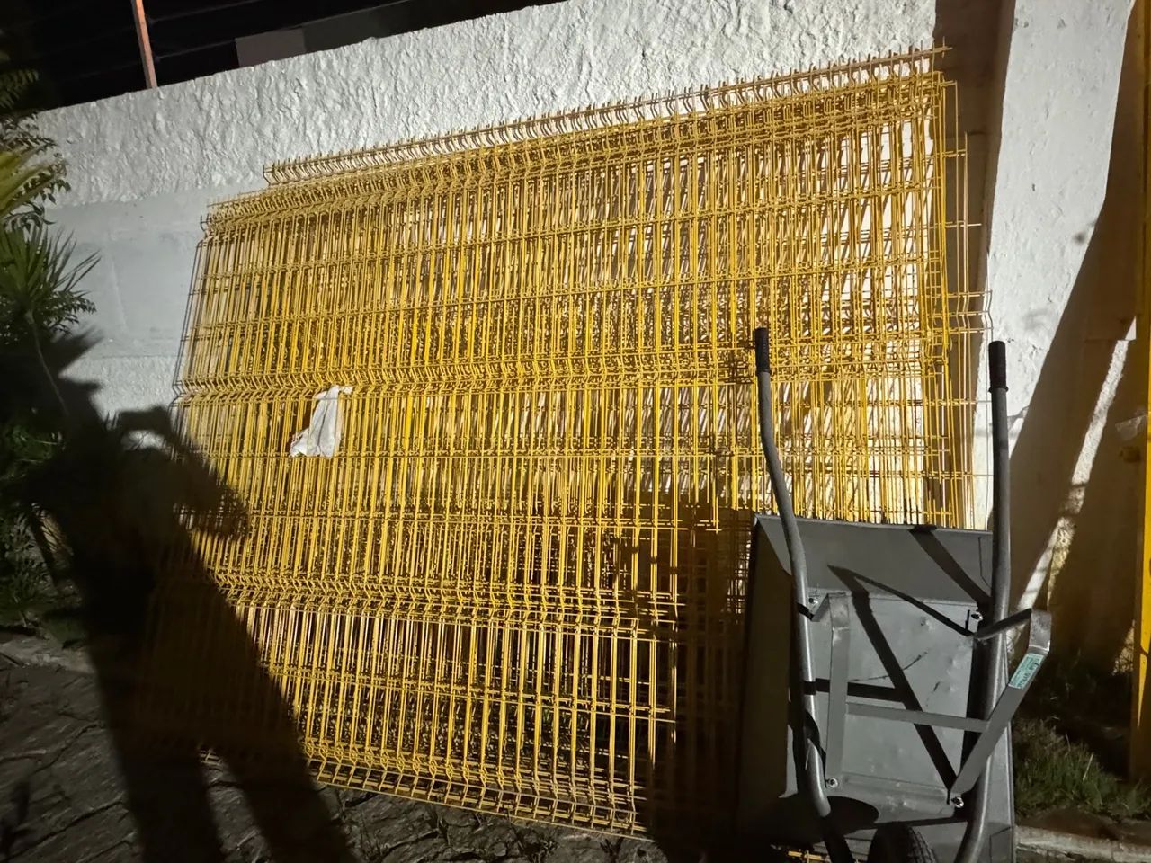 Estruturas metálicas amarelas - Foto 2