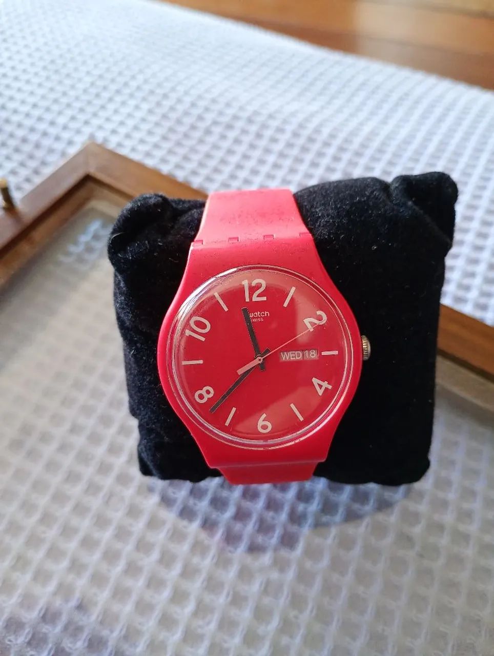 Relógio Swatch original New Gent vermelho  - Foto 2