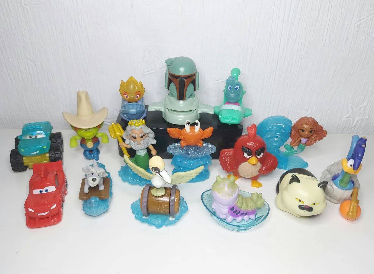 Lote com 15 Brinquedos do McDonald's de Coleções Variadas
