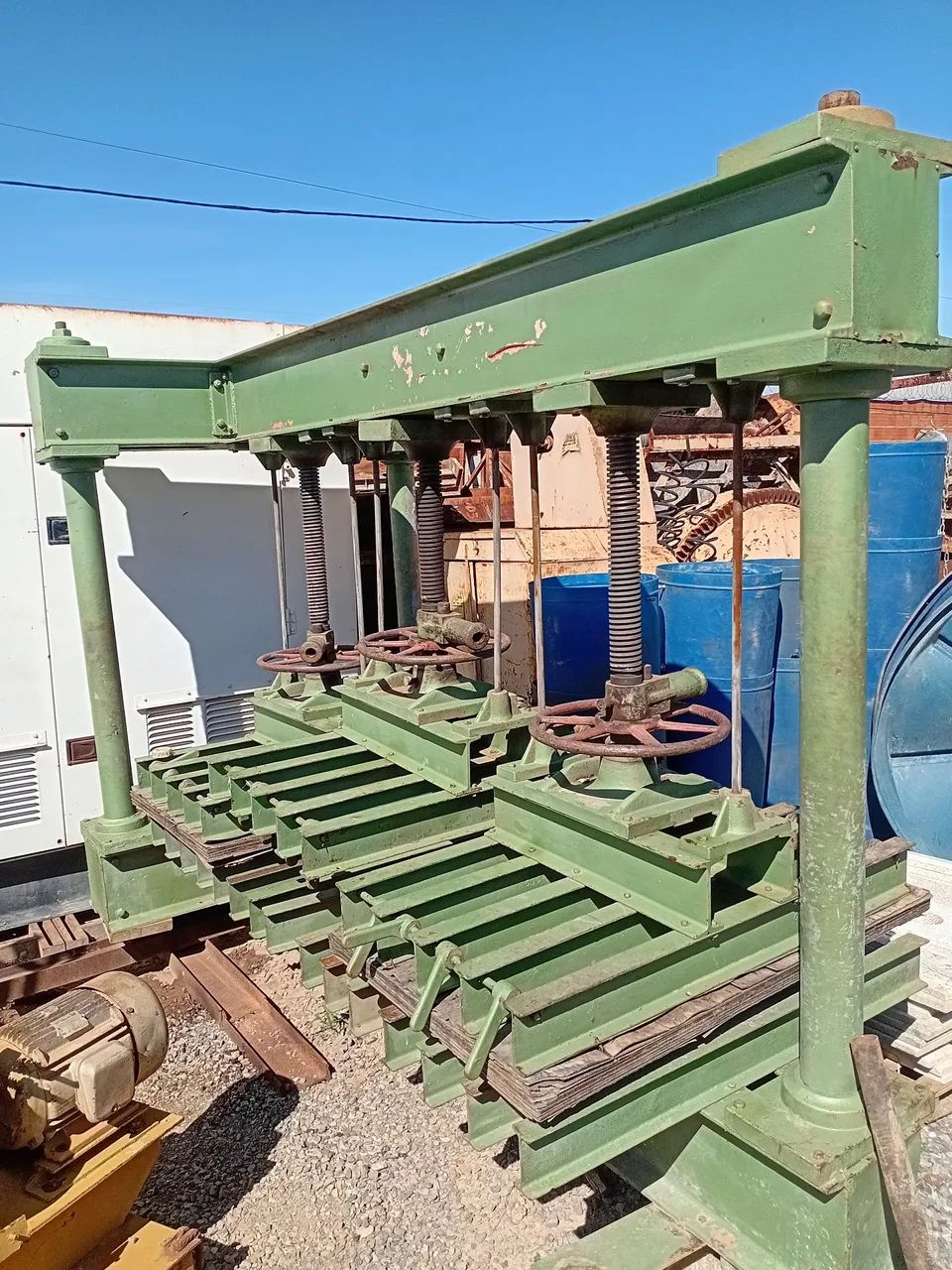 Prensa Hidráulica Industrial para madeira Usada