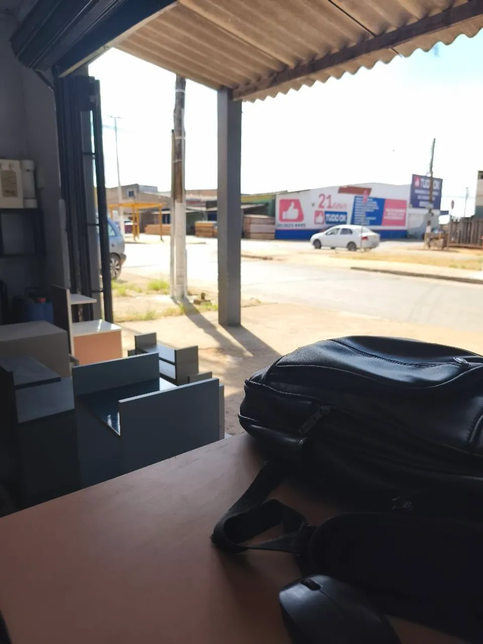 Alugo marcenaria em ponto comercial com máquinas 