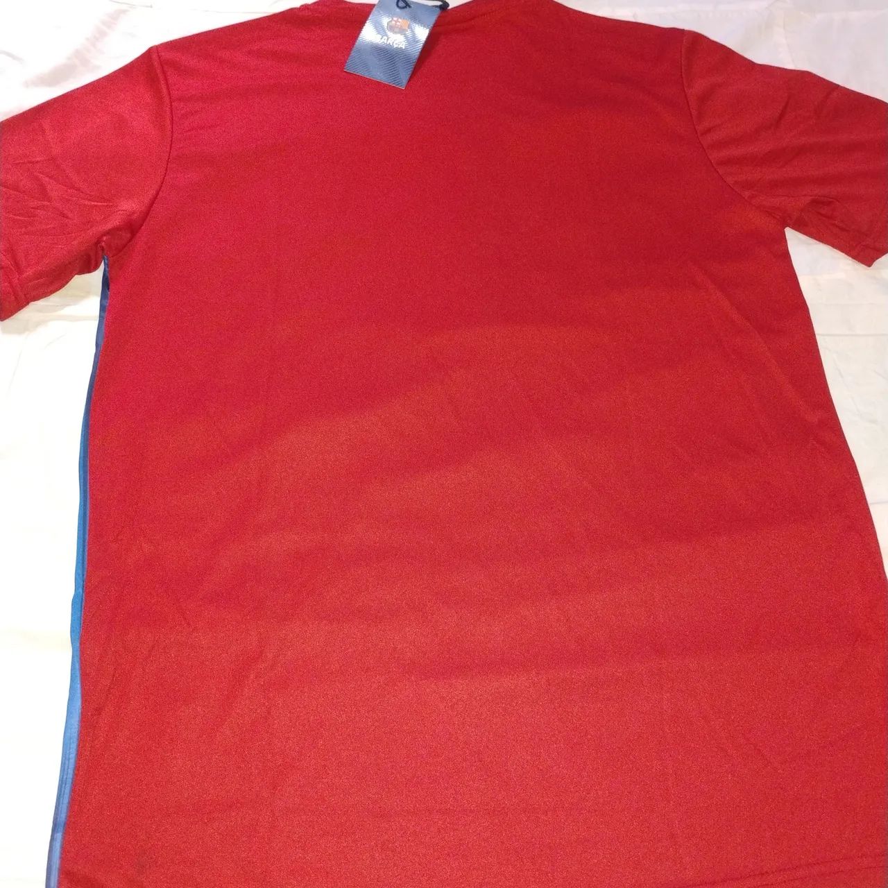 Camiseta Barcelona - Vermelha e Azul - Foto 3