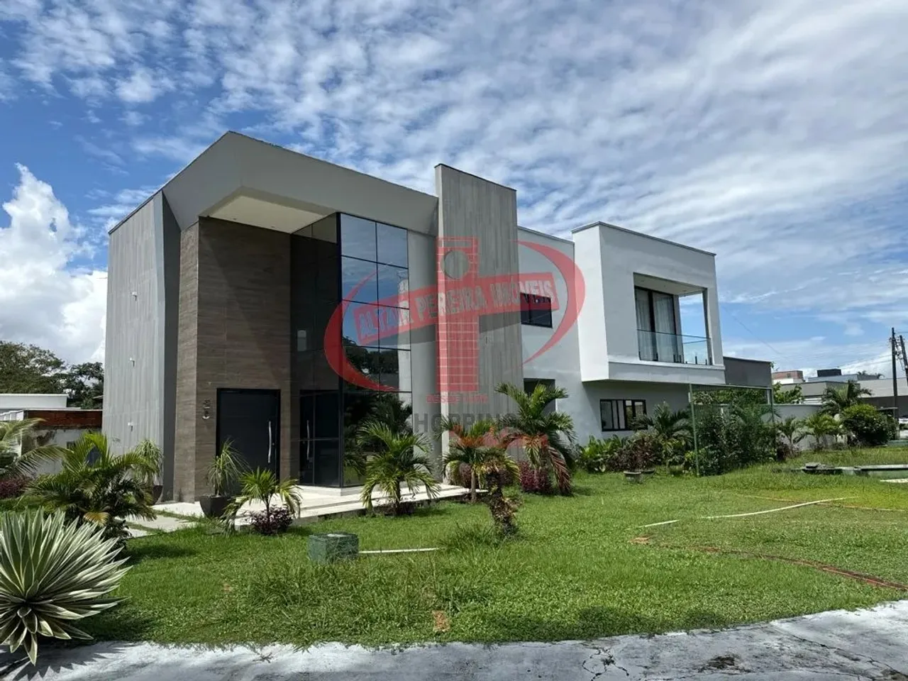 VENDA CASA ALTO PADRÃO NO RESIDENCIAL MANARI VILLAGE
