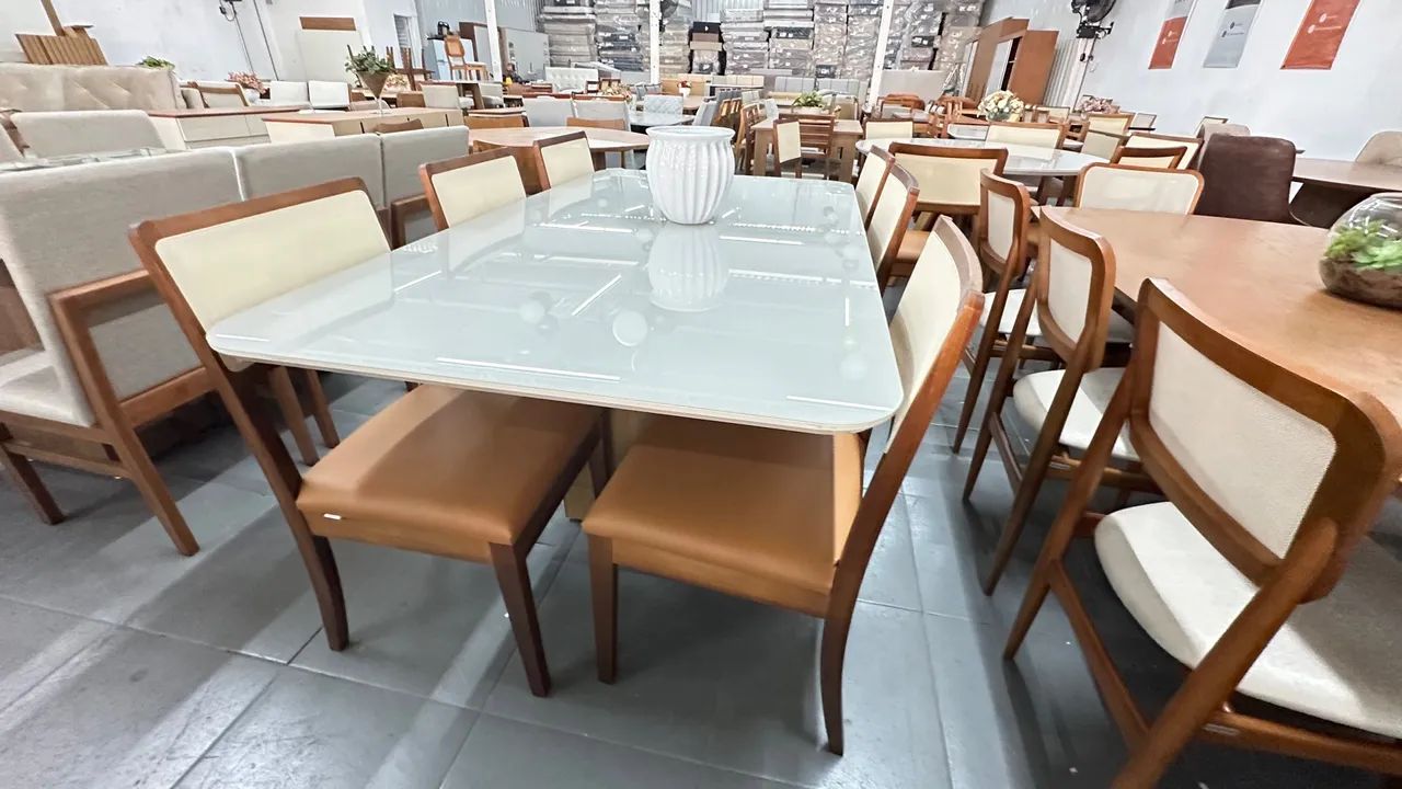 Conjunto Mesa de Jantar Elegante com Cadeiras de madeira  - Foto 2