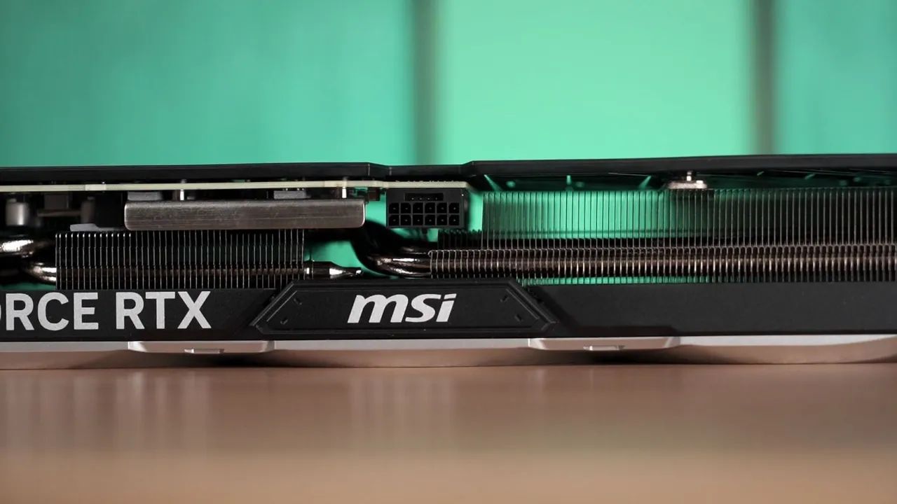 MSI 4070 SUPER 3X  - Foto 2