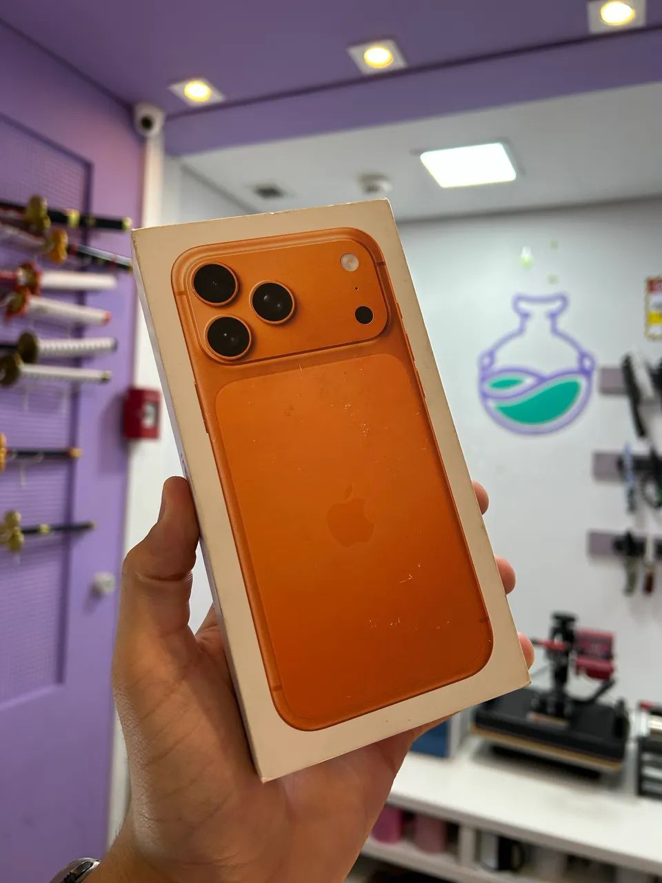 IMPERDÍVEL IPHONE 17 PRO MAX 256GB LARANJA - Celulares e
