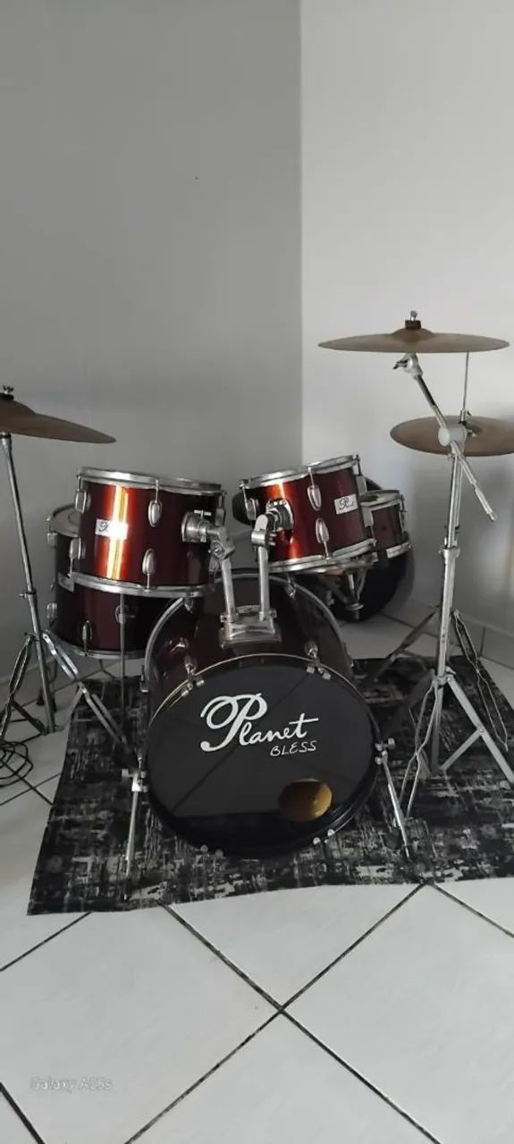 Bateria planet bless completa com pratos krest impecável 