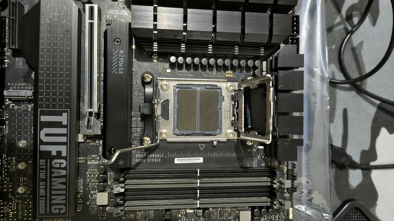 Placa Mãe X670E Asus Tuf Gaming Plus - Foto 3