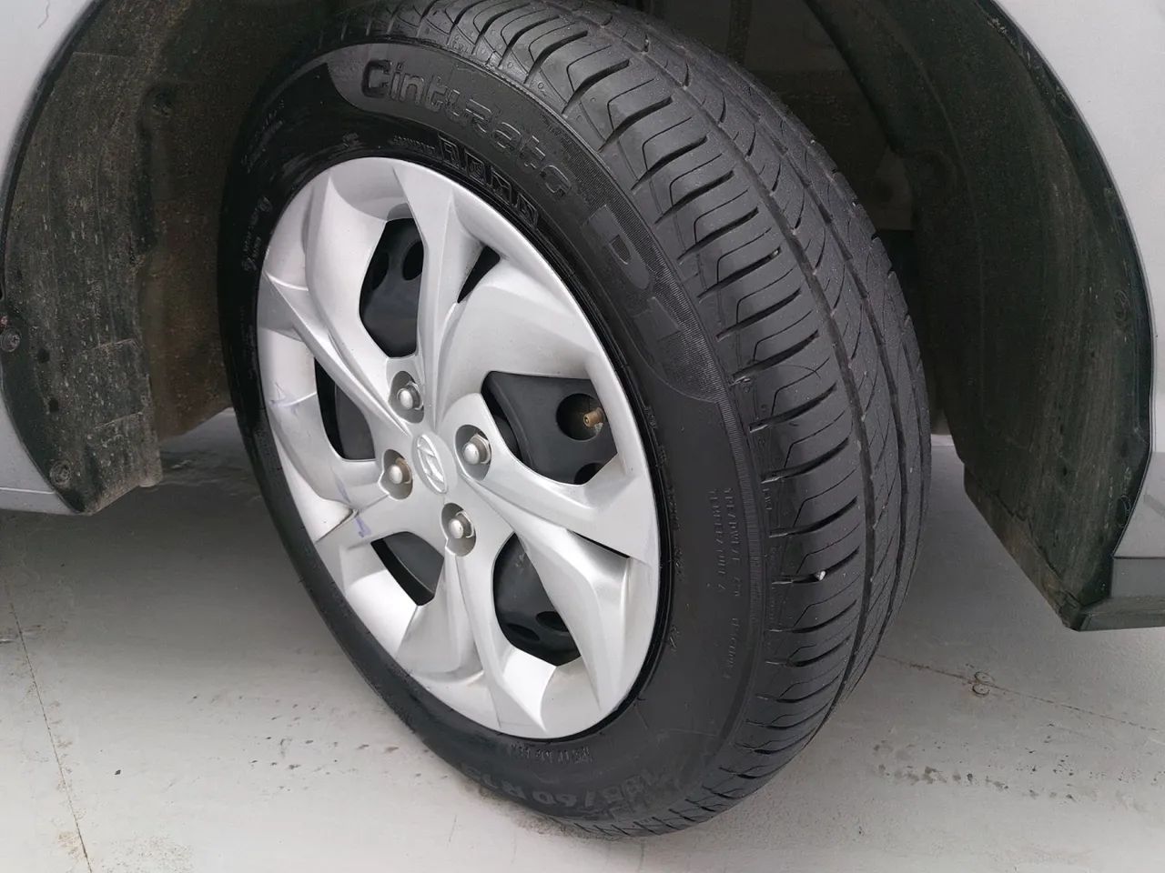Hyundai HB20S Comfort 1.0 Flex 12V Mec., foto 13 de 18