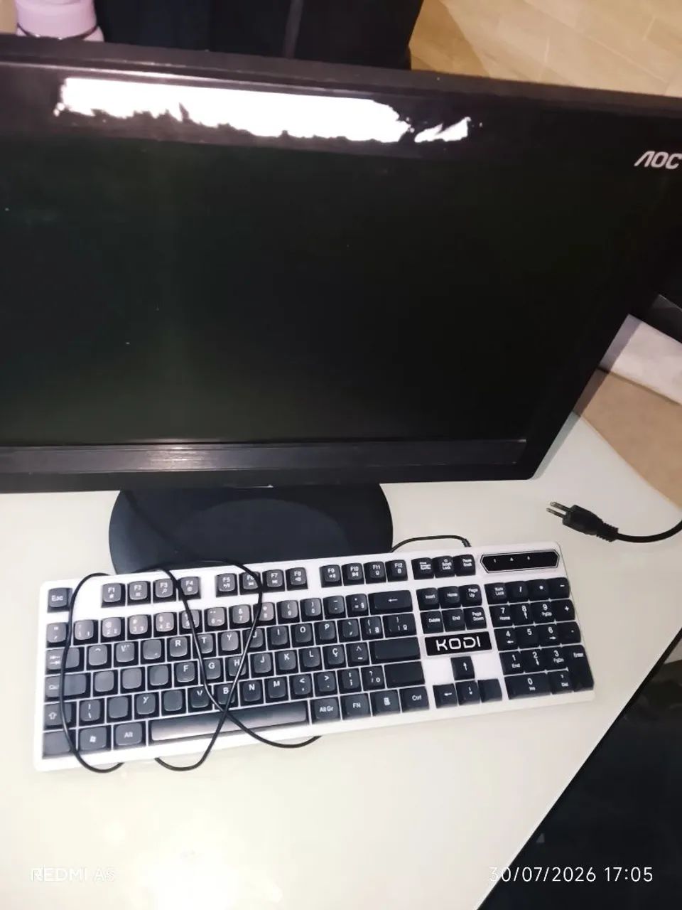  Monitor e teclado e outros itens  - Foto 2