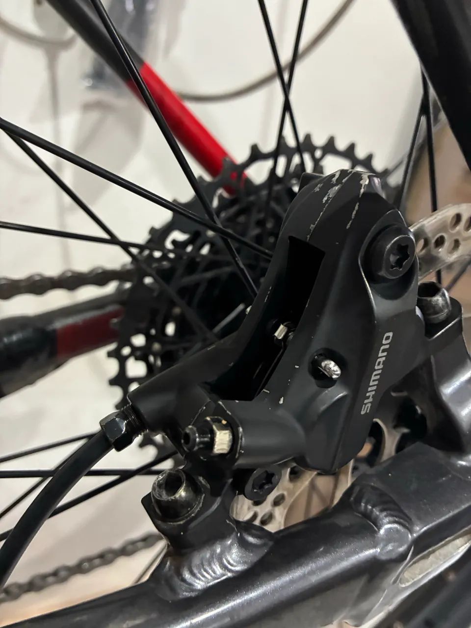 Freio Shimano Deore 4 pistões - Foto 2