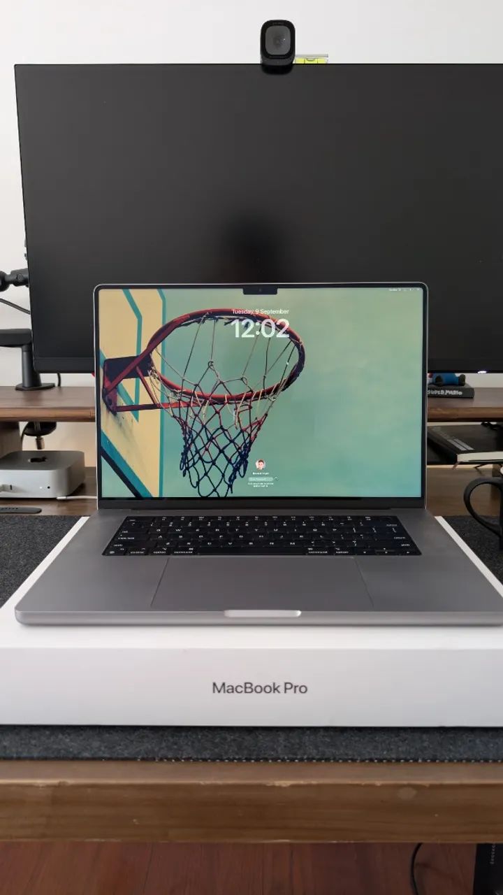 Macbook M1 Max 16", 32GB RAM, 1TB SSD