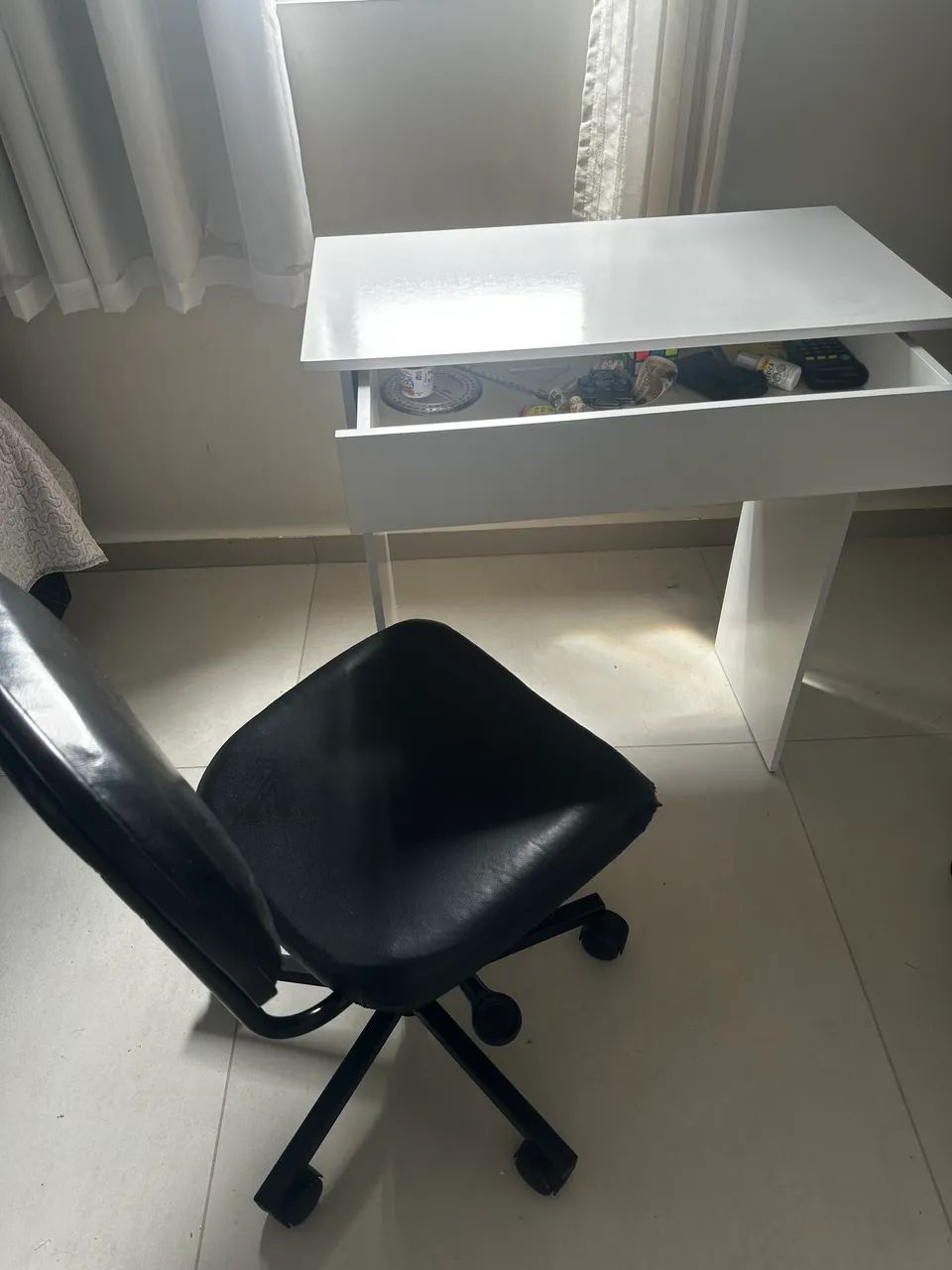 Mesa de estudos com cadeira  - Foto 2