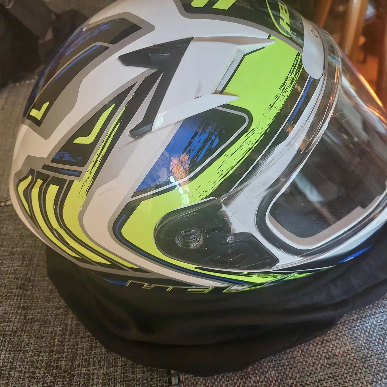 Capacete Helt 62 pouquíssimo uso - Foto 3