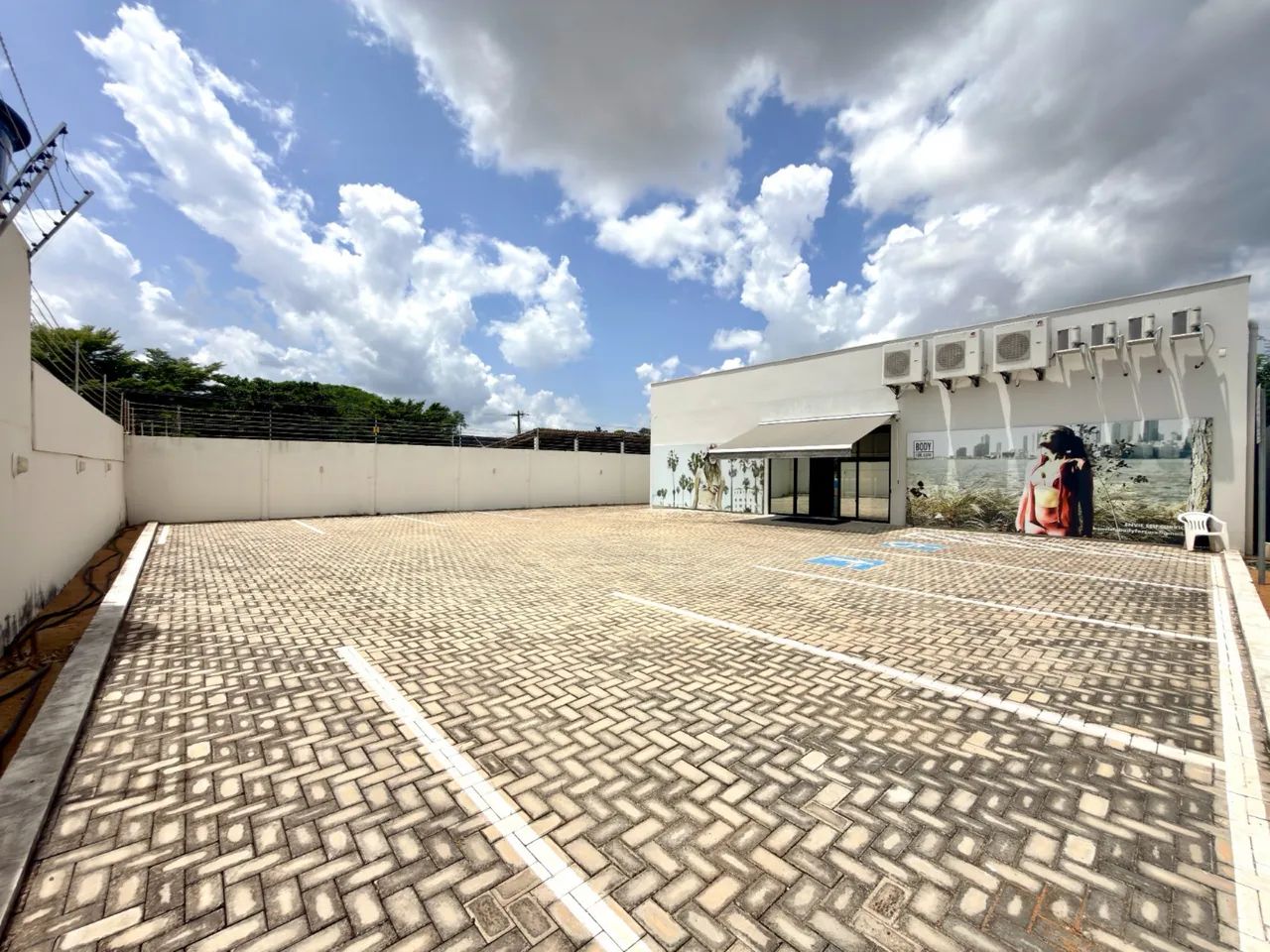 Aluga-se ponto Comercial Loja no São Pedro, com 238m² e estacionamento - Foto 5