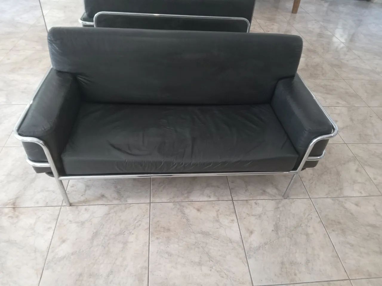 sofá vintage estilo le corbusier 