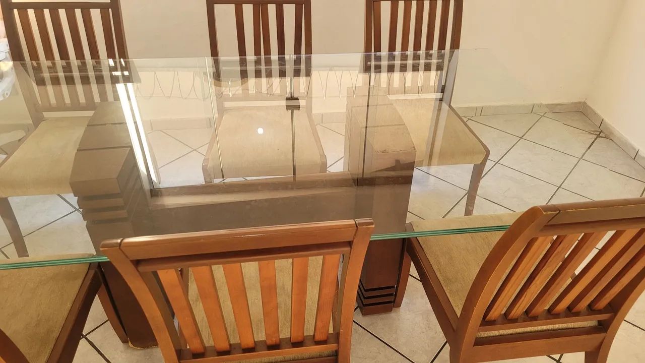 Mesa de jantar 8 lugares com 6 cadeiras - Foto 2