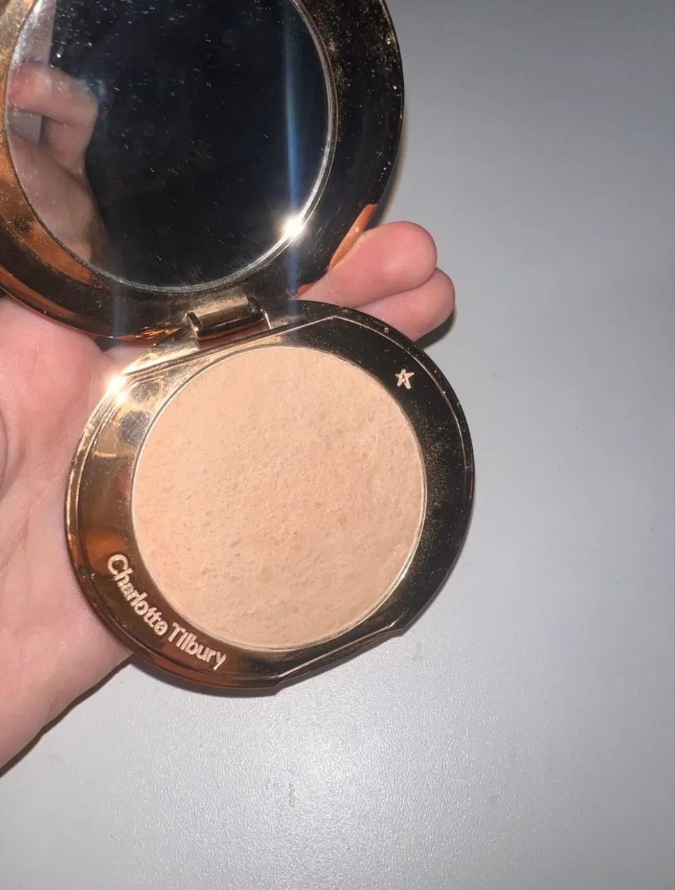 Pó compacto charlotte tilbury cor 2  - Foto 2
