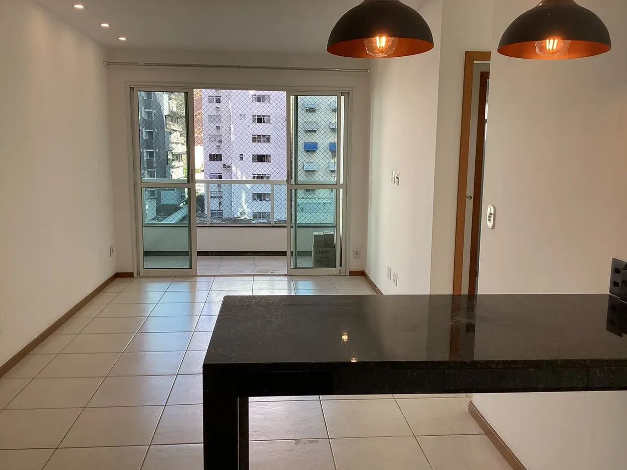 Apartamento para aluguel com 70 metros quadrados com 2 quartos