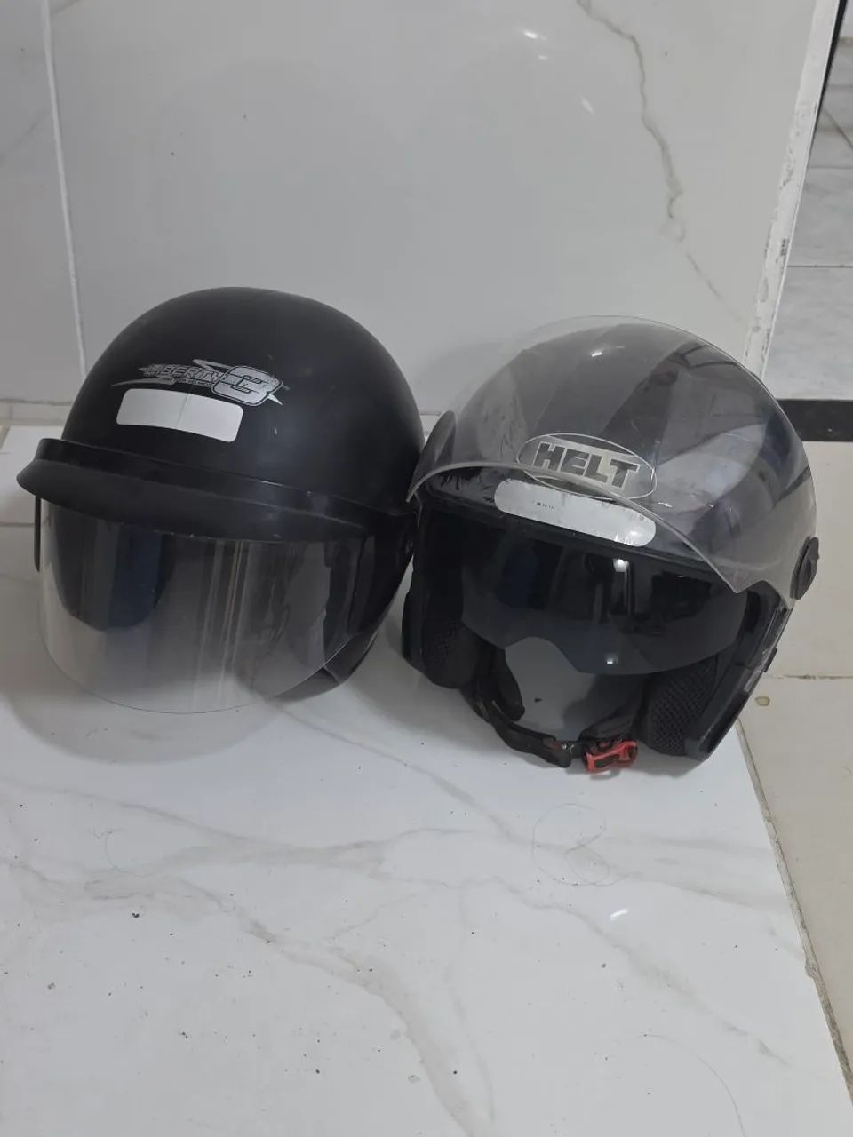 Vendo 2 capacetes