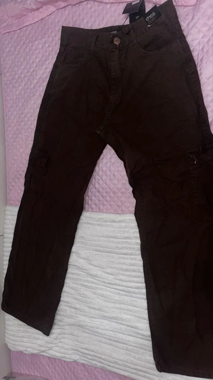 calça cargo marrom