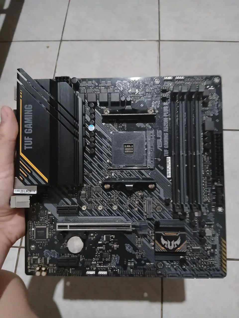 Placa mãe Asus tuf A520 PLUS II - Foto 2