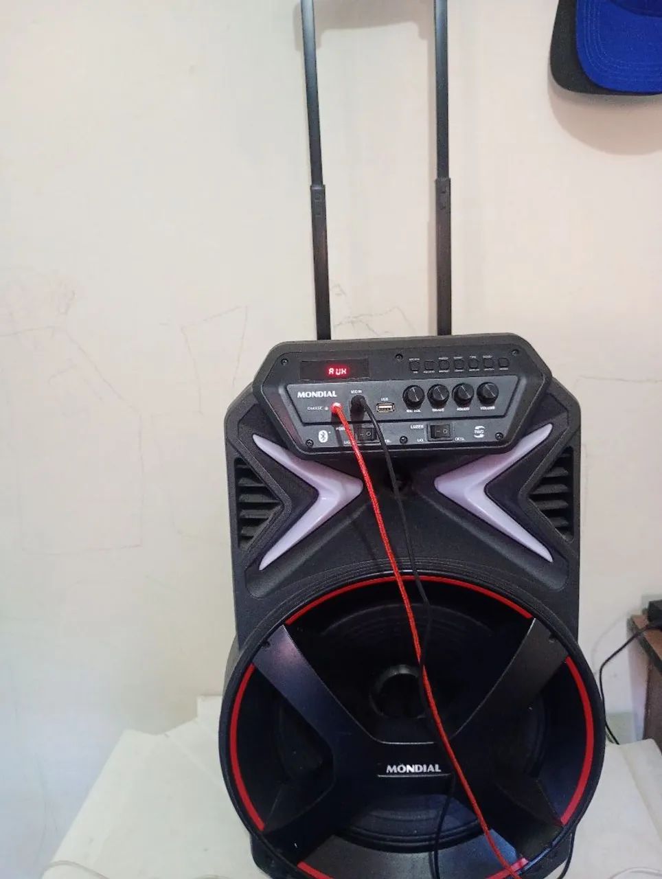 Caixa amplificada mundial com bateria e microfone ? Watts * - Foto 3