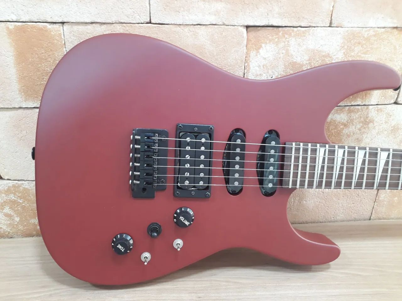 Guitarra jackson decada de 80 ( em excelente estado) - Foto 2
