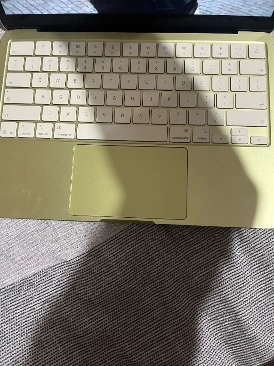 Macbook Neo Semi-novo 256 GB - Foto 2