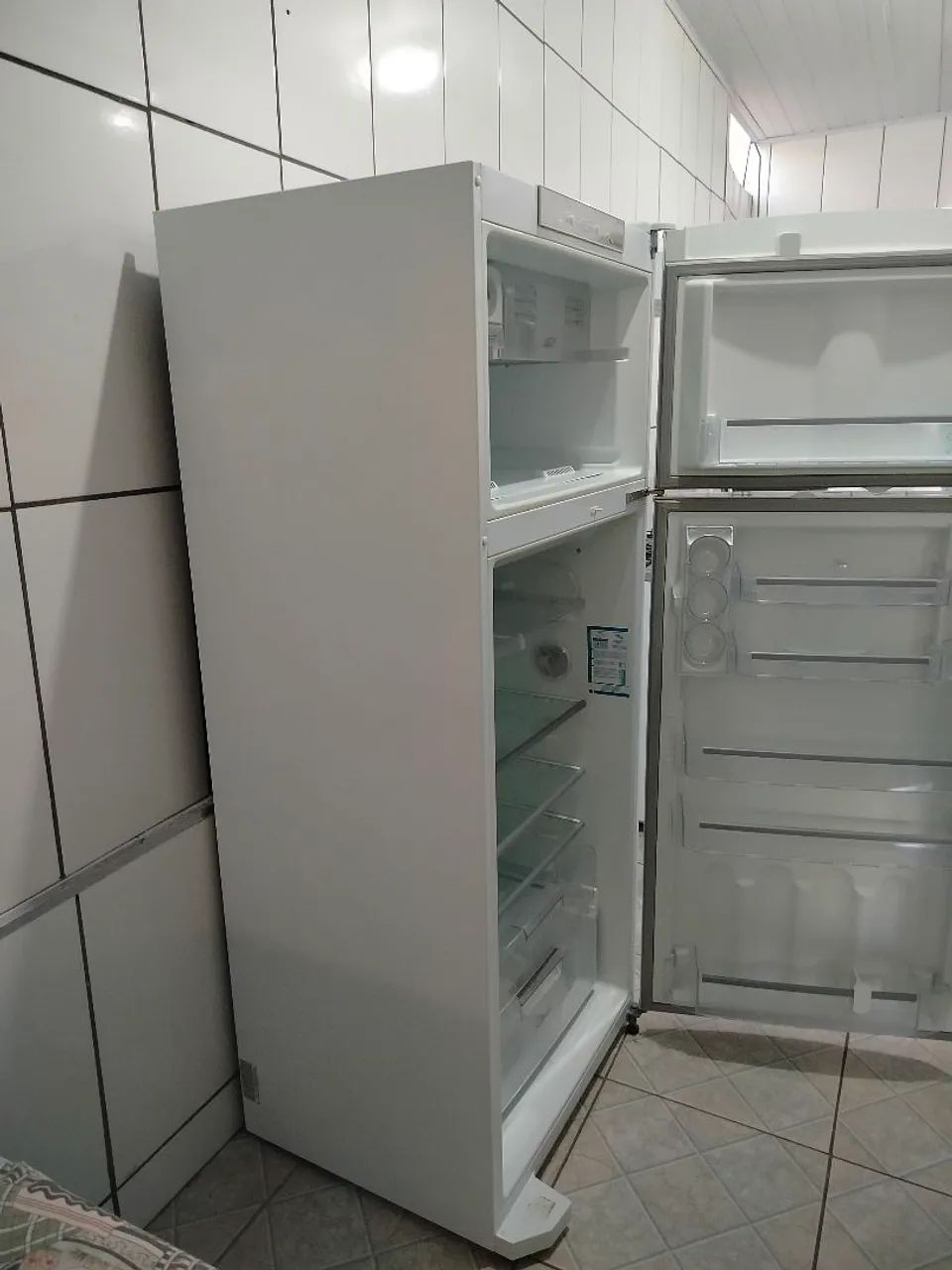 Vende-se geladeira usada - Foto 3